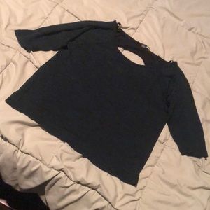 Black n heather green peek a boo back 3/4 sleeve top med